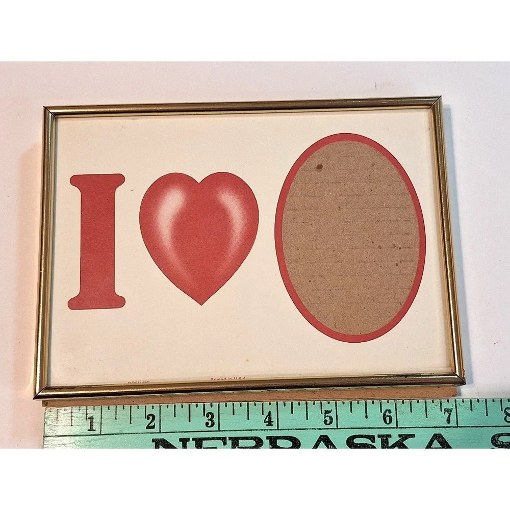 Vintage I Heart Photo Frame Gold Tone Metal 5x7 Tabletop Easel Stand Red Graphic